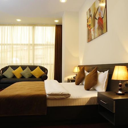 Tomu'S Hotel Ґюмрі Екстер'єр фото