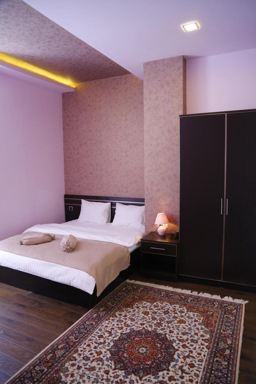 Tomu'S Hotel Ґюмрі Екстер'єр фото