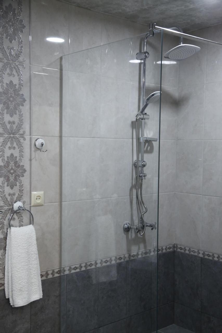 Tomu'S Hotel Ґюмрі Екстер'єр фото